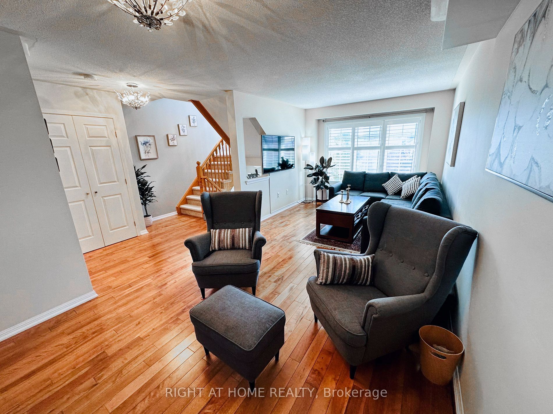 48 Emick Dr