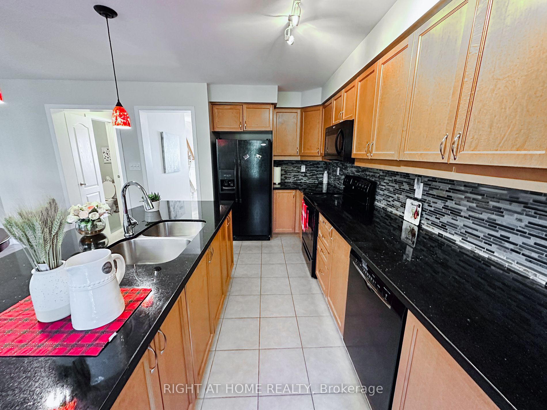 48 Emick Dr