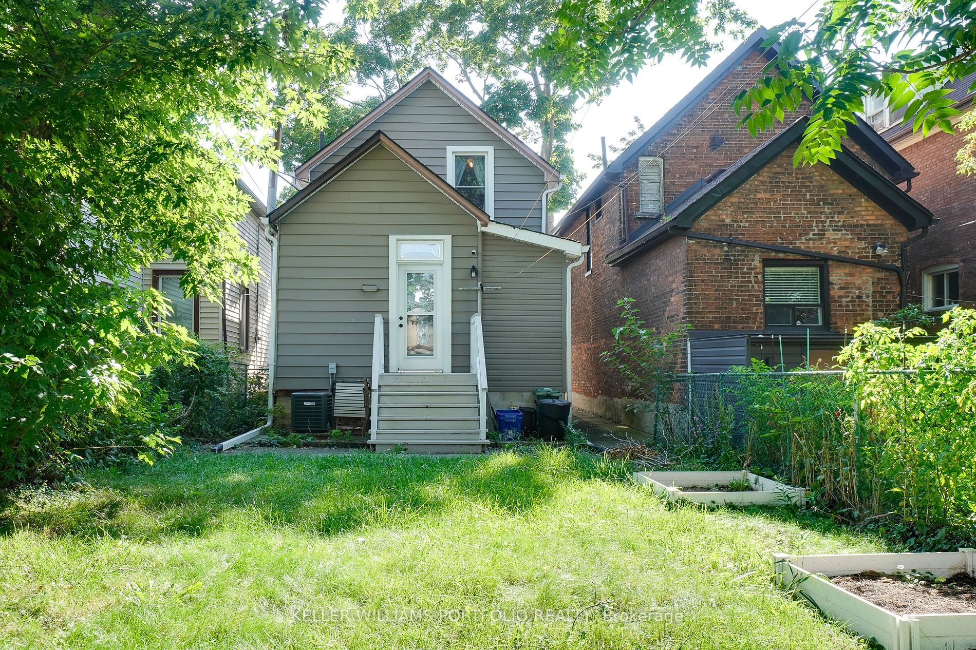 57 Smith Ave
