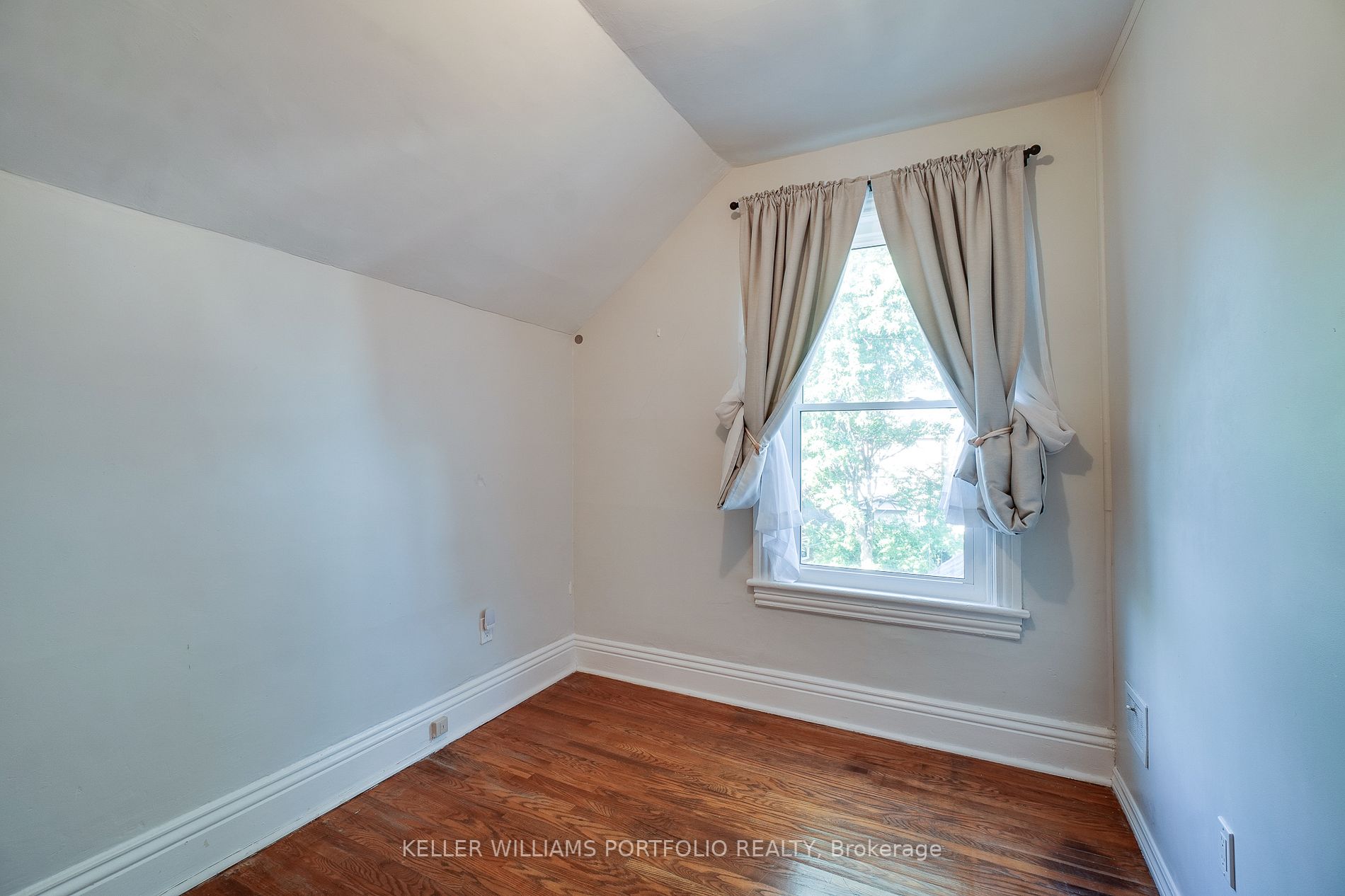 57 Smith Ave