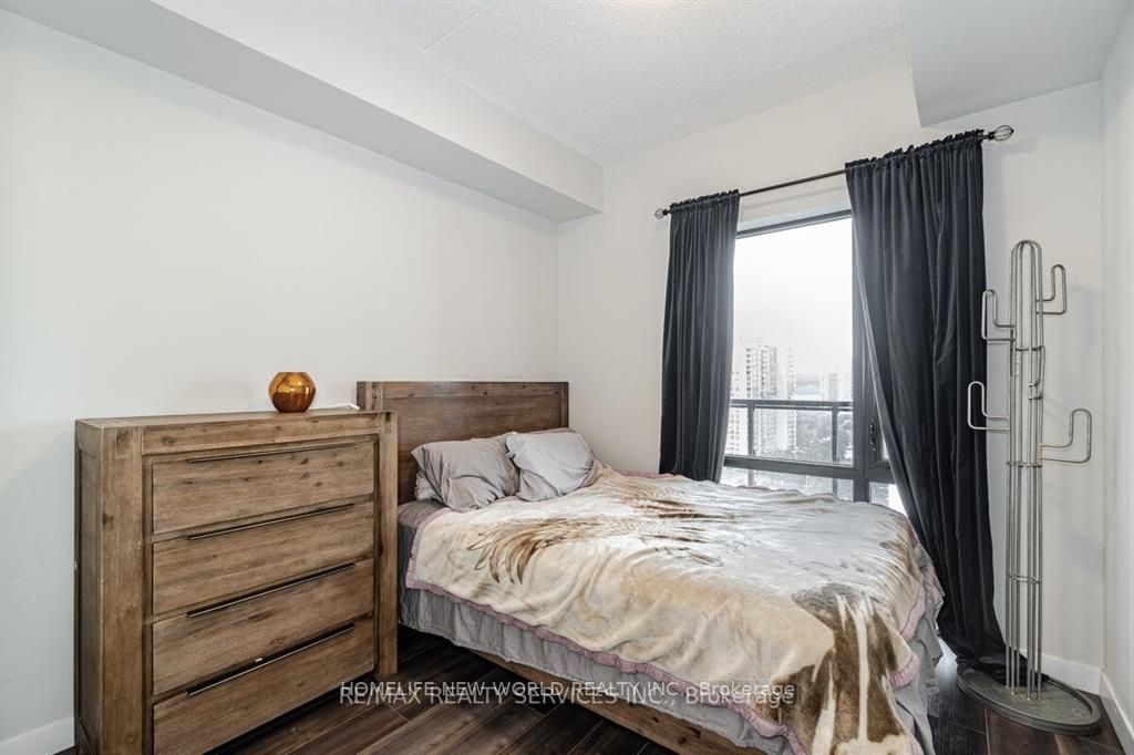 15 Queen Street S, #1110
