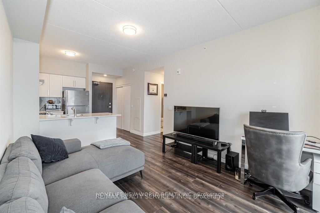 15 Queen Street S, #1110