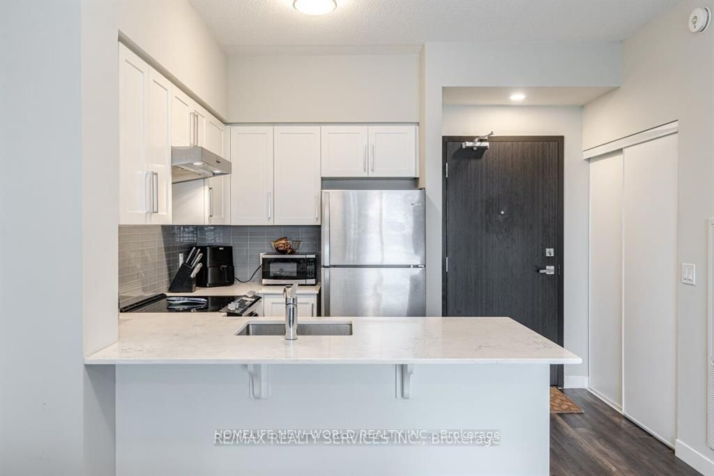 15 Queen Street S, #1110