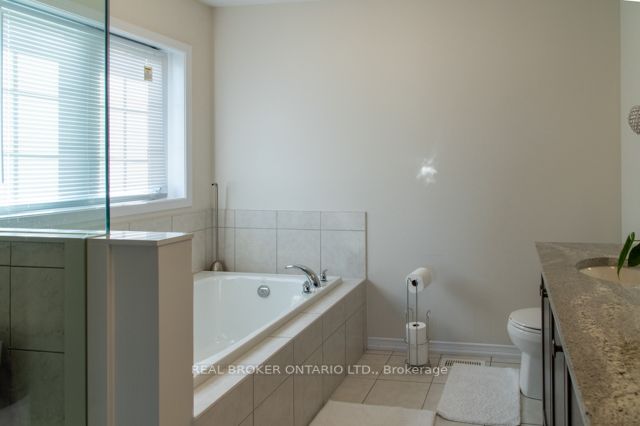 Listing X7007568 - Large Photo # 15