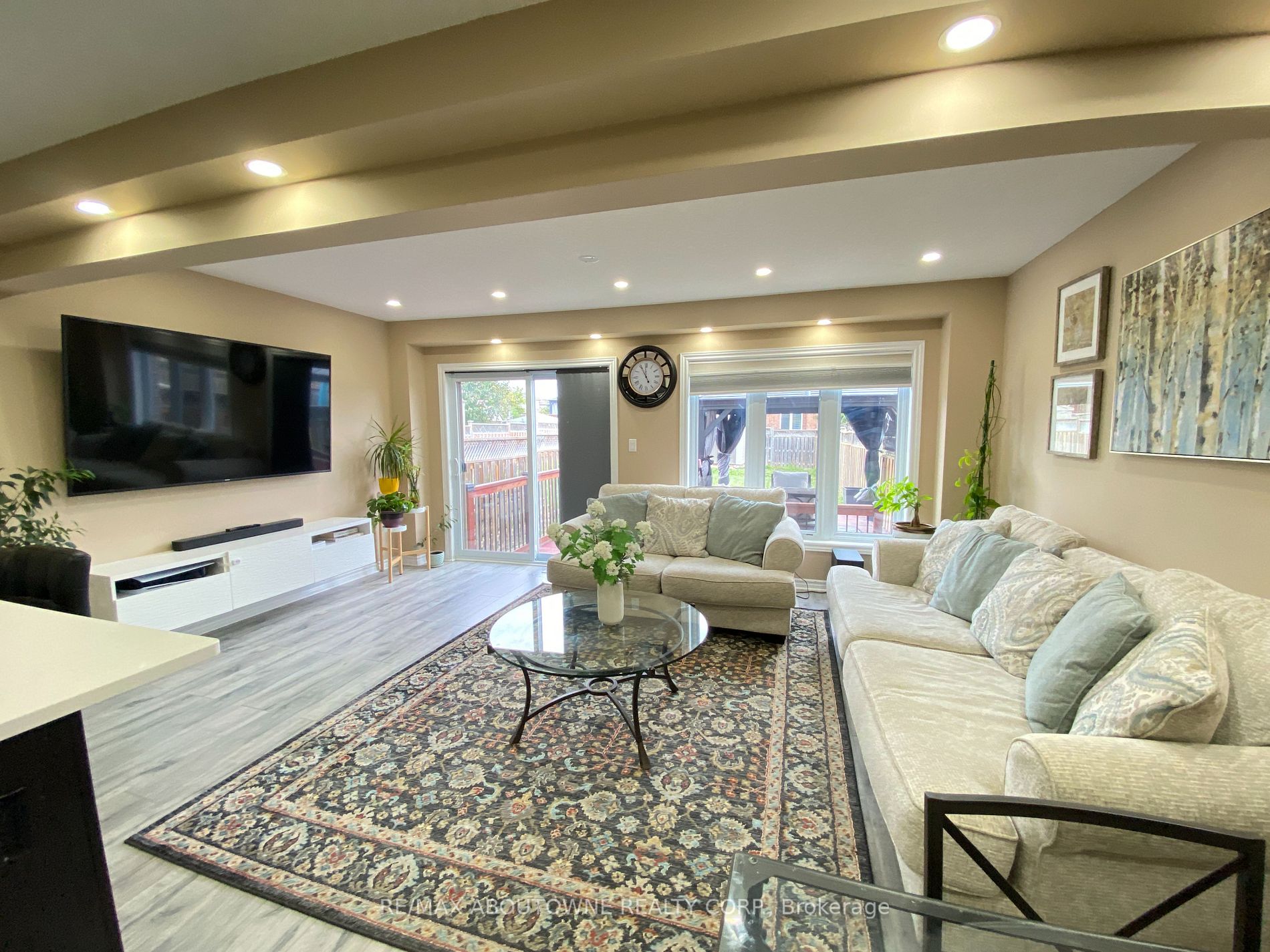 554 Landgren Court