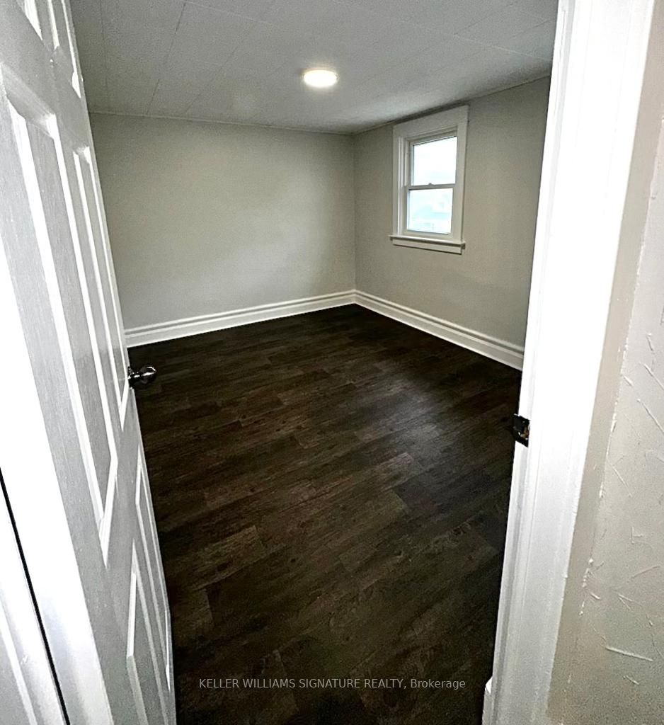 66 Lowell Ave