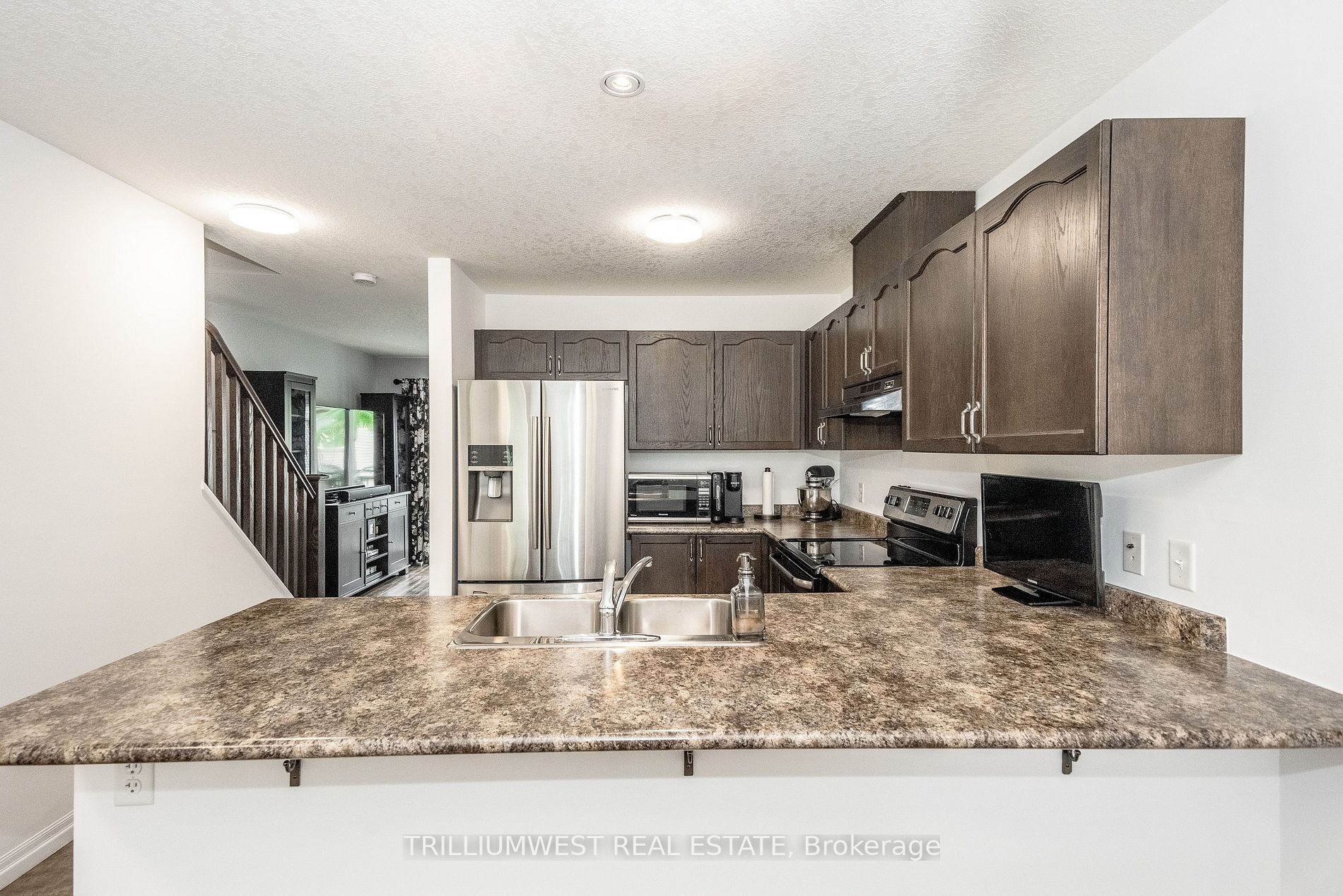 10 foxglove Crescent, #44