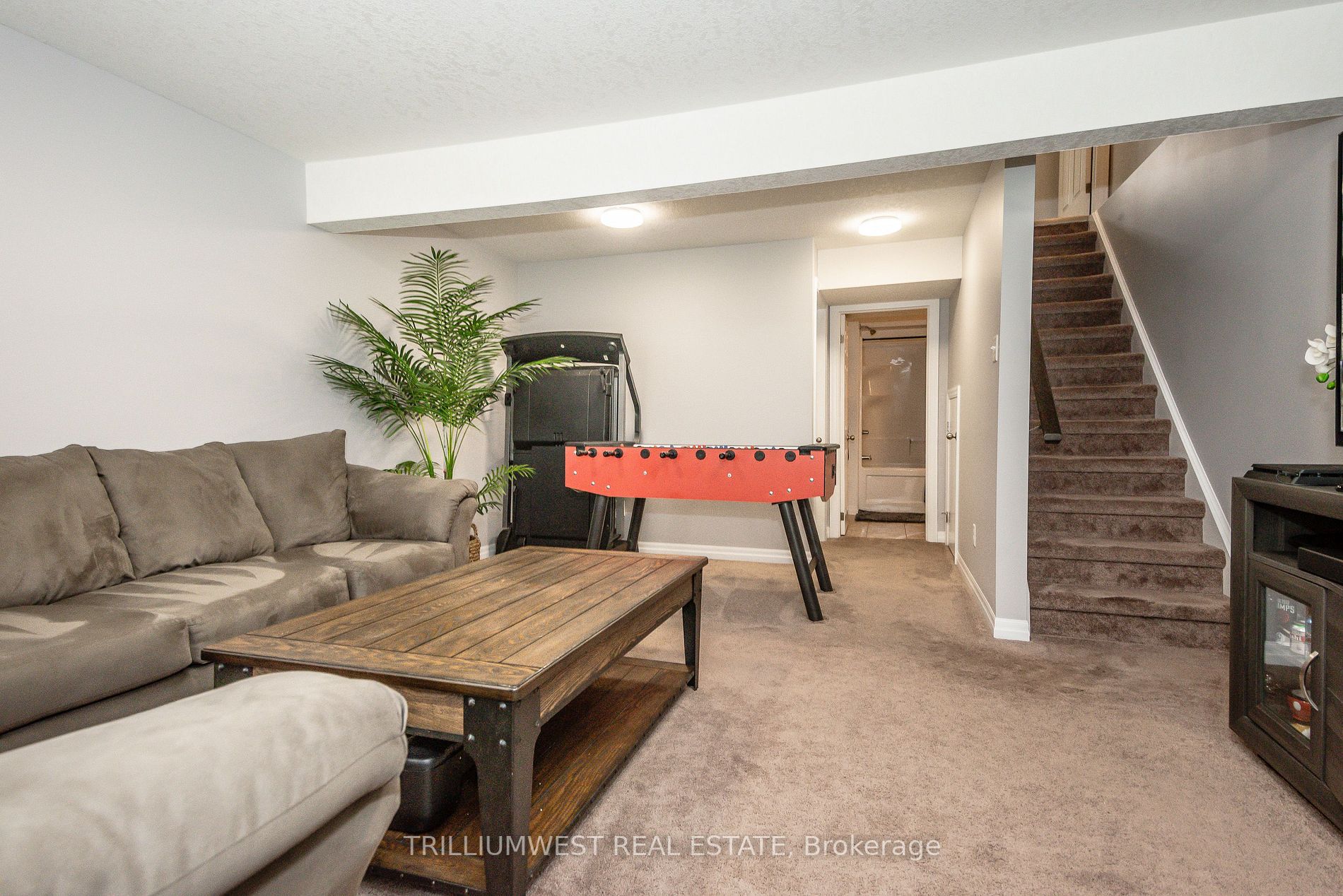 10 foxglove Crescent, #44