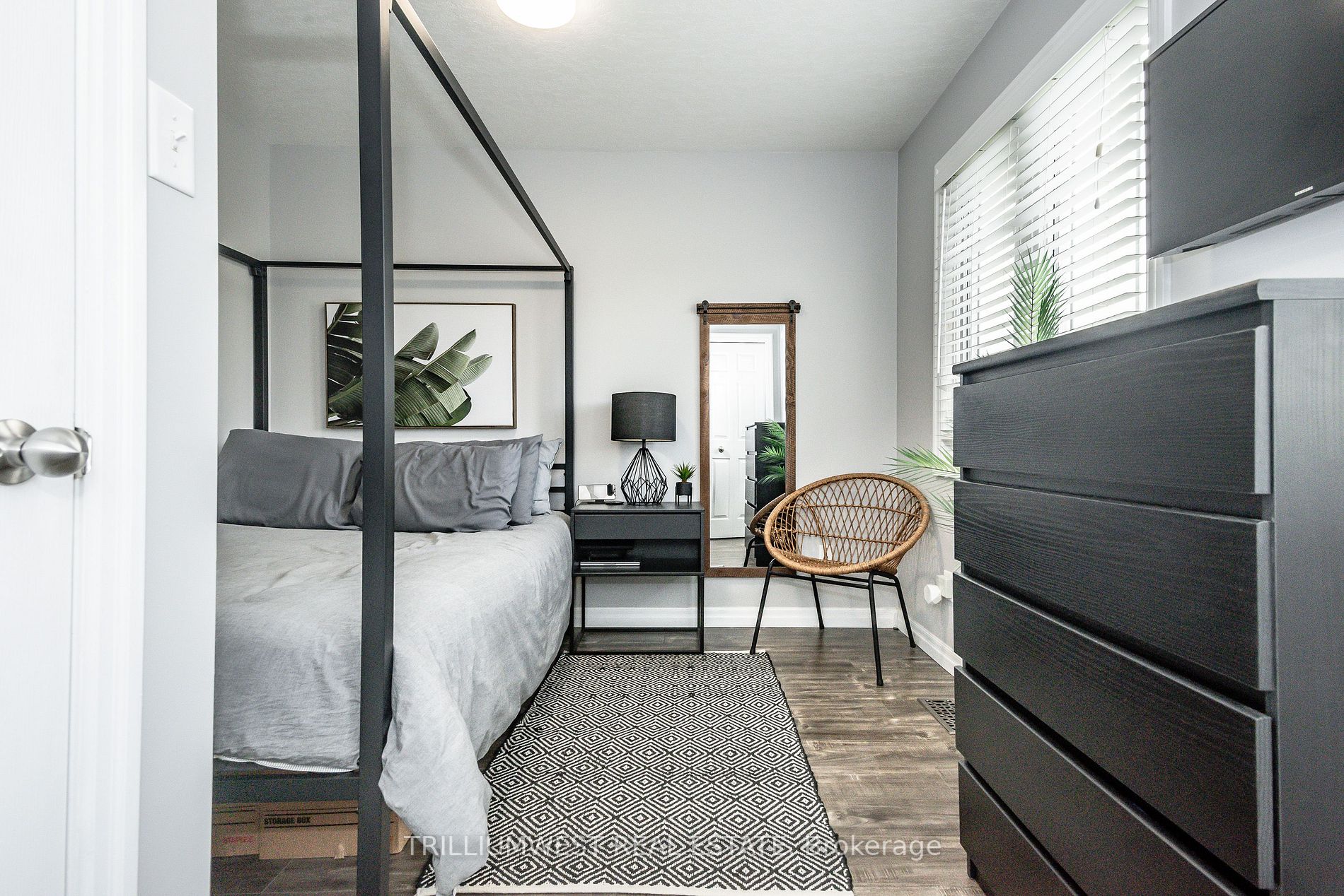 10 foxglove Crescent, #44