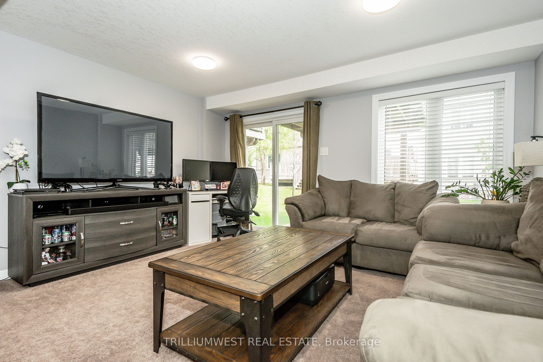 10 foxglove Crescent, #44
