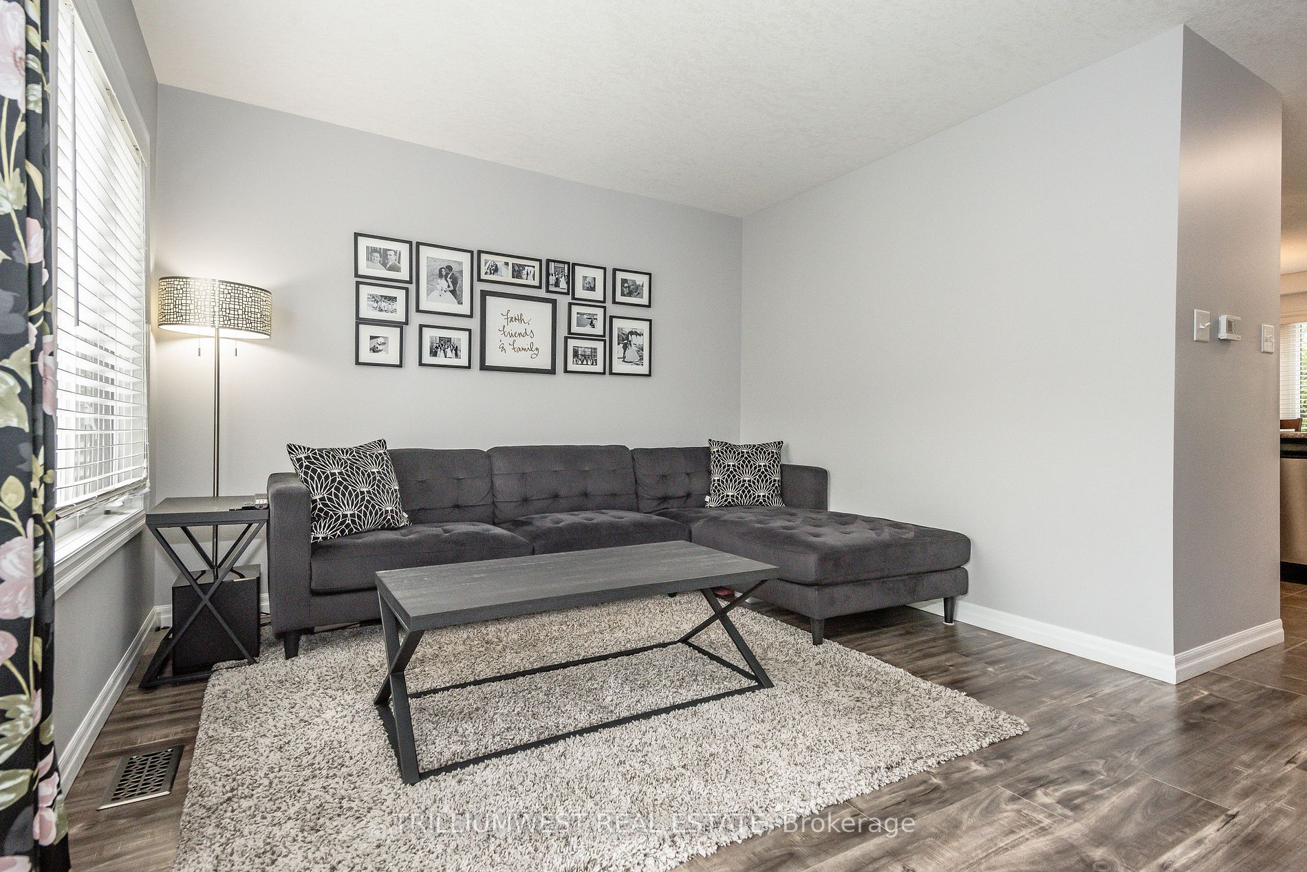 10 foxglove Crescent, #44
