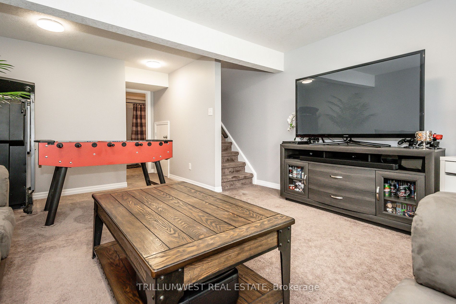 10 foxglove Crescent, #44