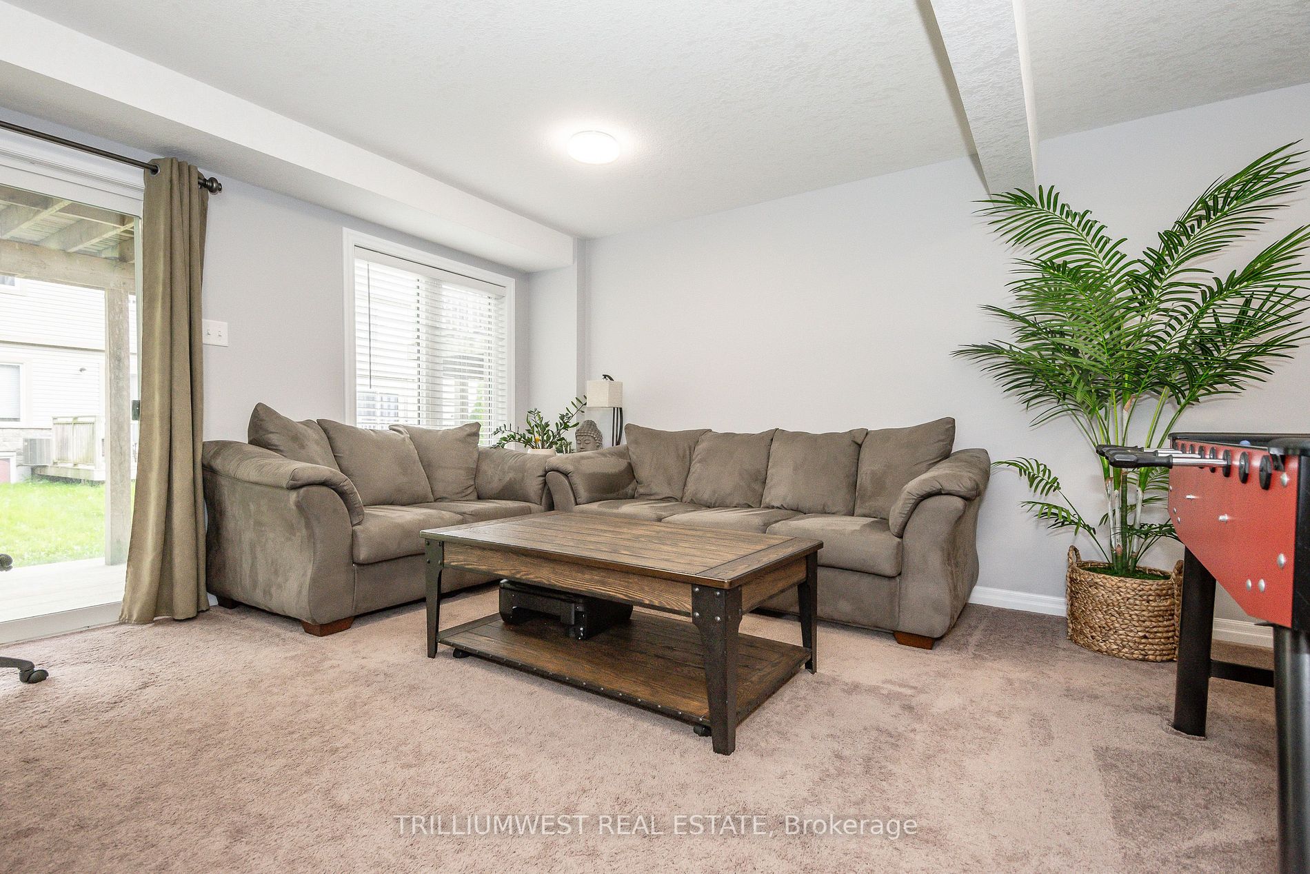 10 foxglove Crescent, #44