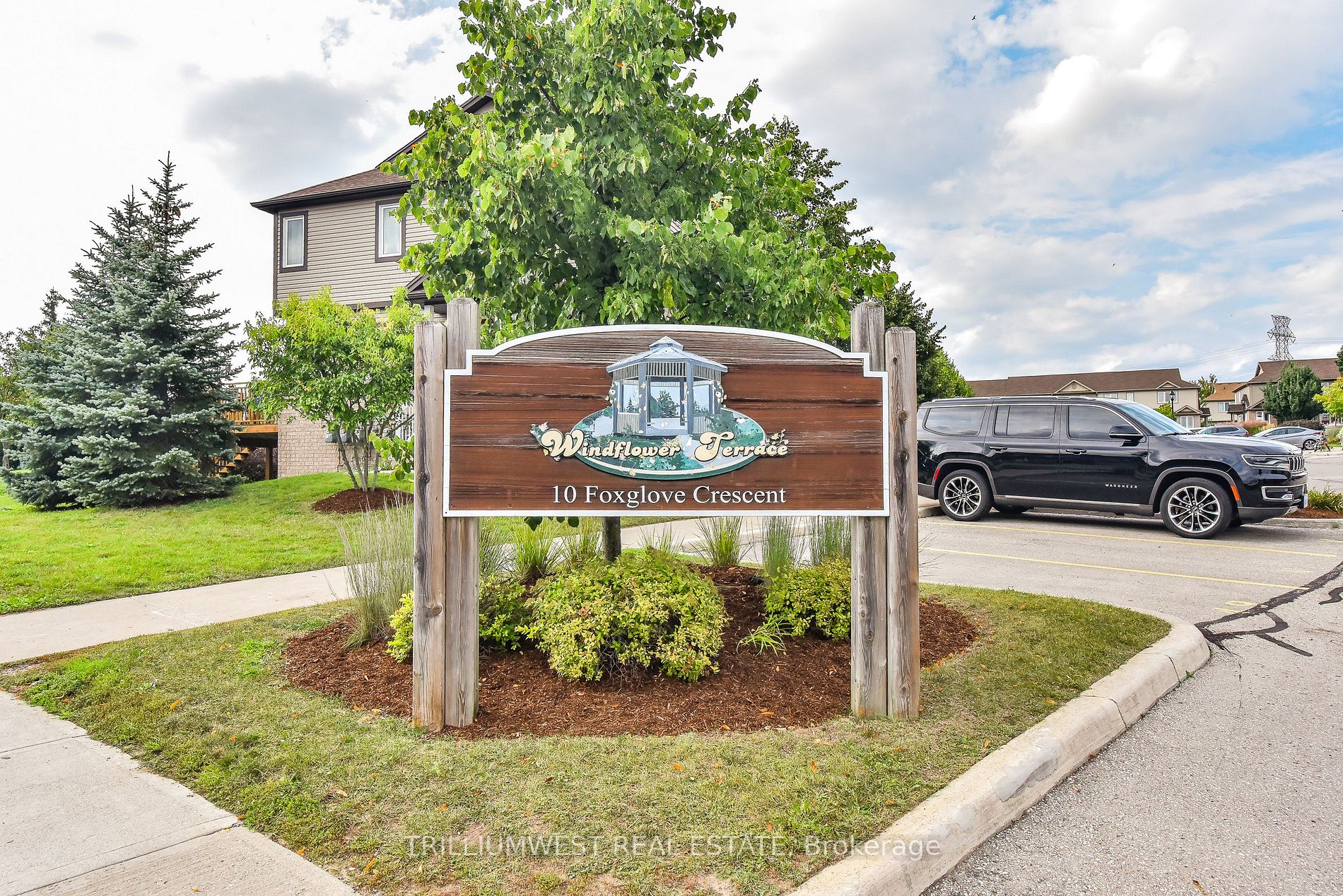 10 foxglove Crescent, #44