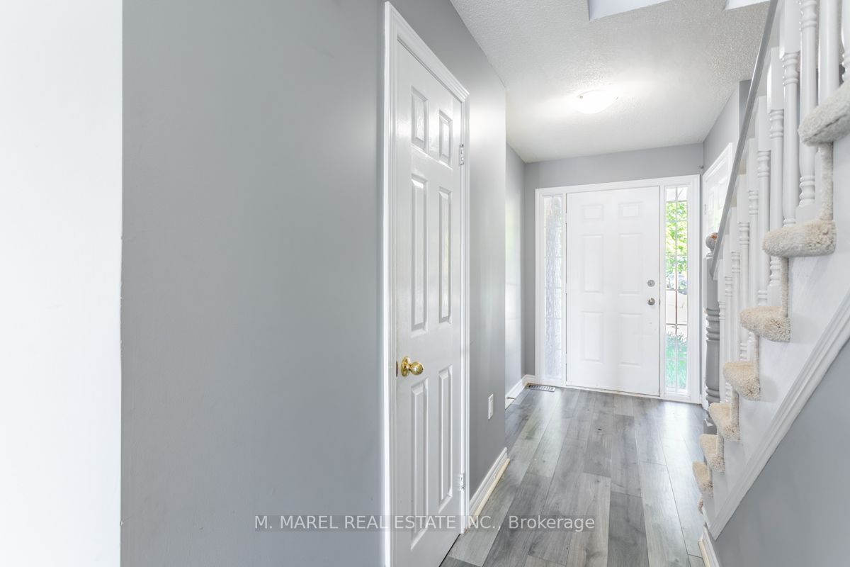 141 Edgewater Dr