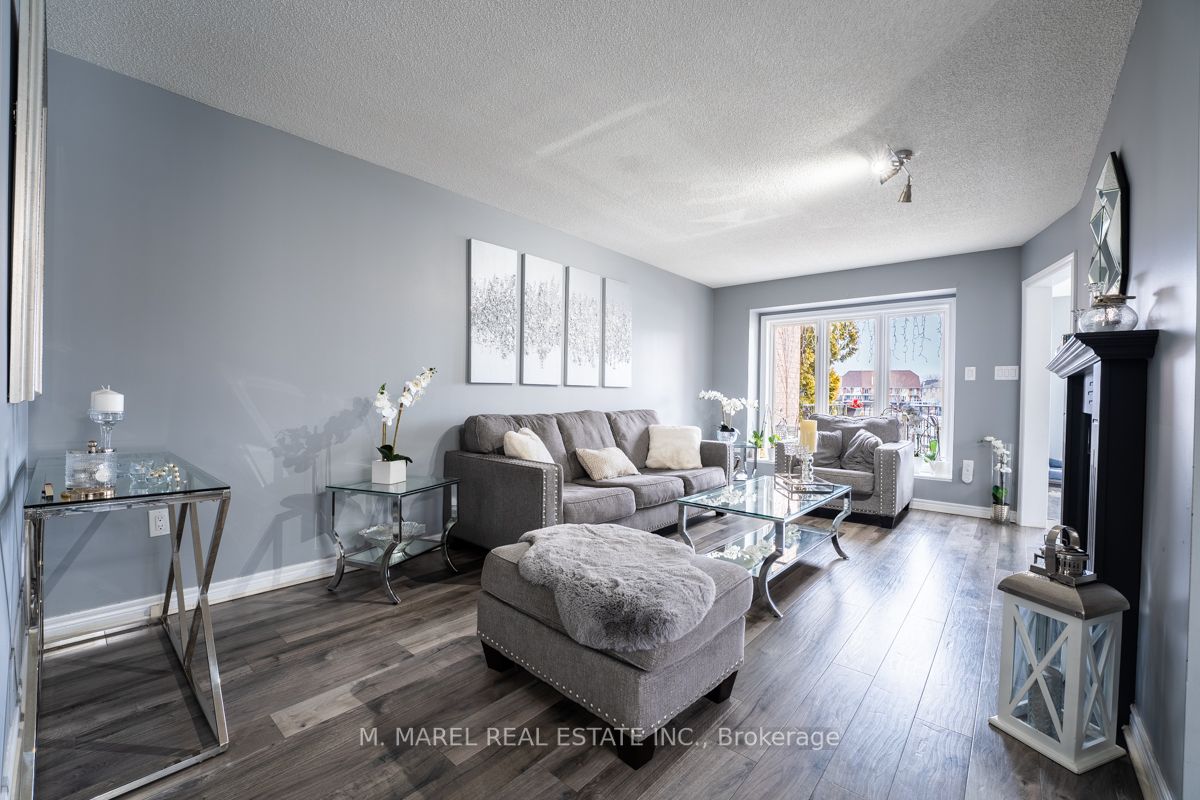 141 Edgewater Dr