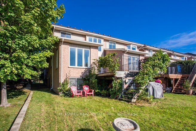 141 Edgewater Dr