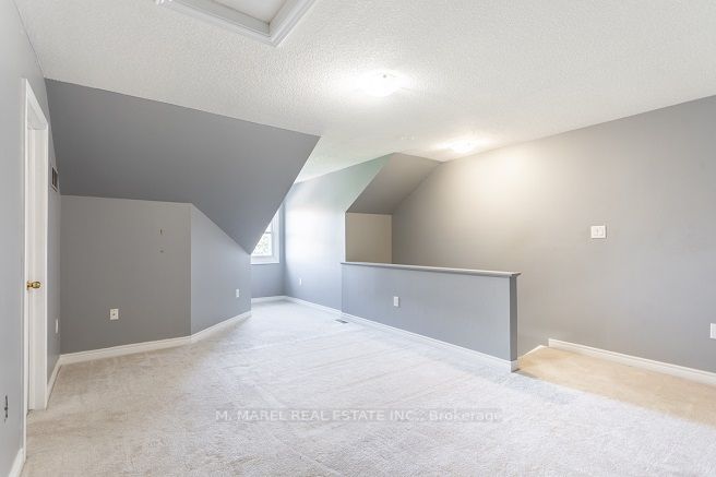 141 Edgewater Dr