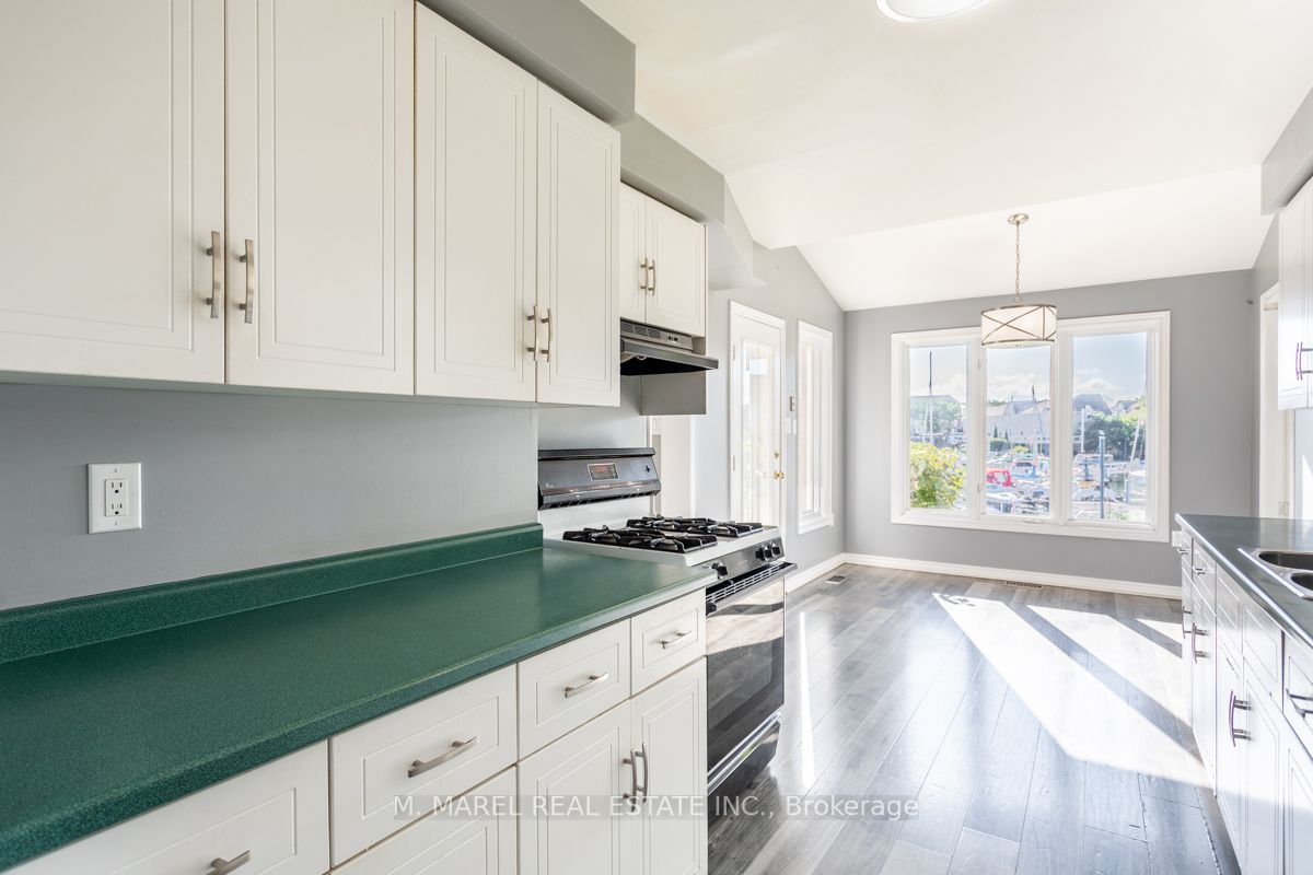 141 Edgewater Dr