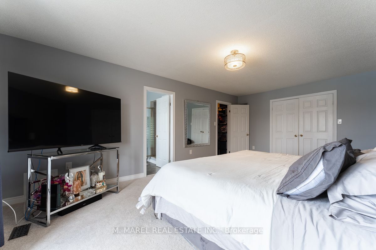 141 Edgewater Dr