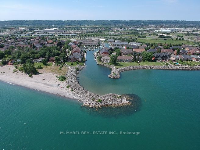141 Edgewater Dr