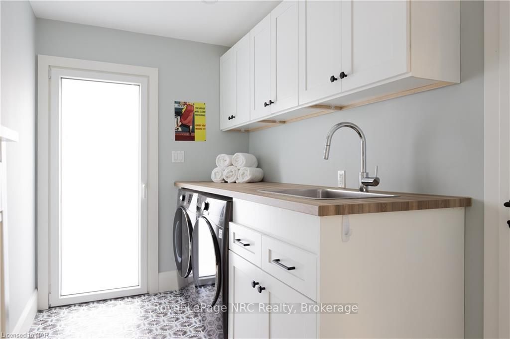 3 Port Royal Cres
