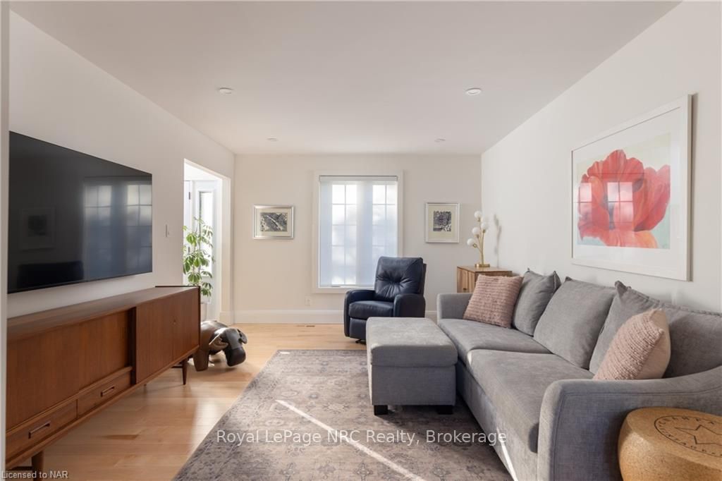 3 Port Royal Cres