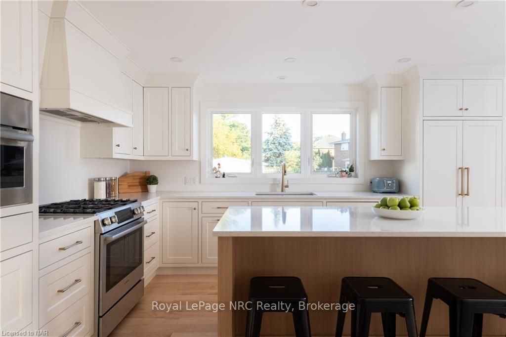 3 Port Royal Cres