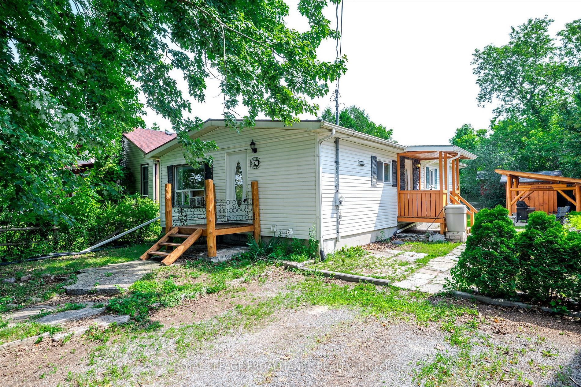 10 Clyde St