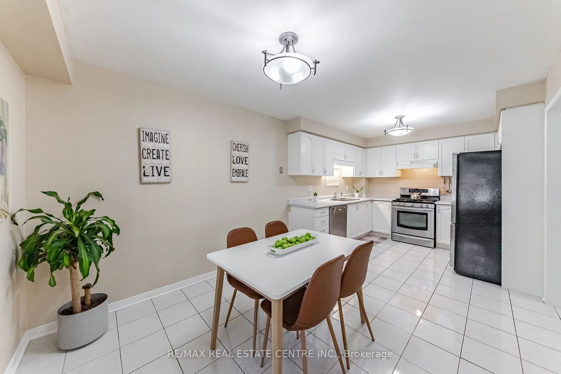 124 Laurendale Ave