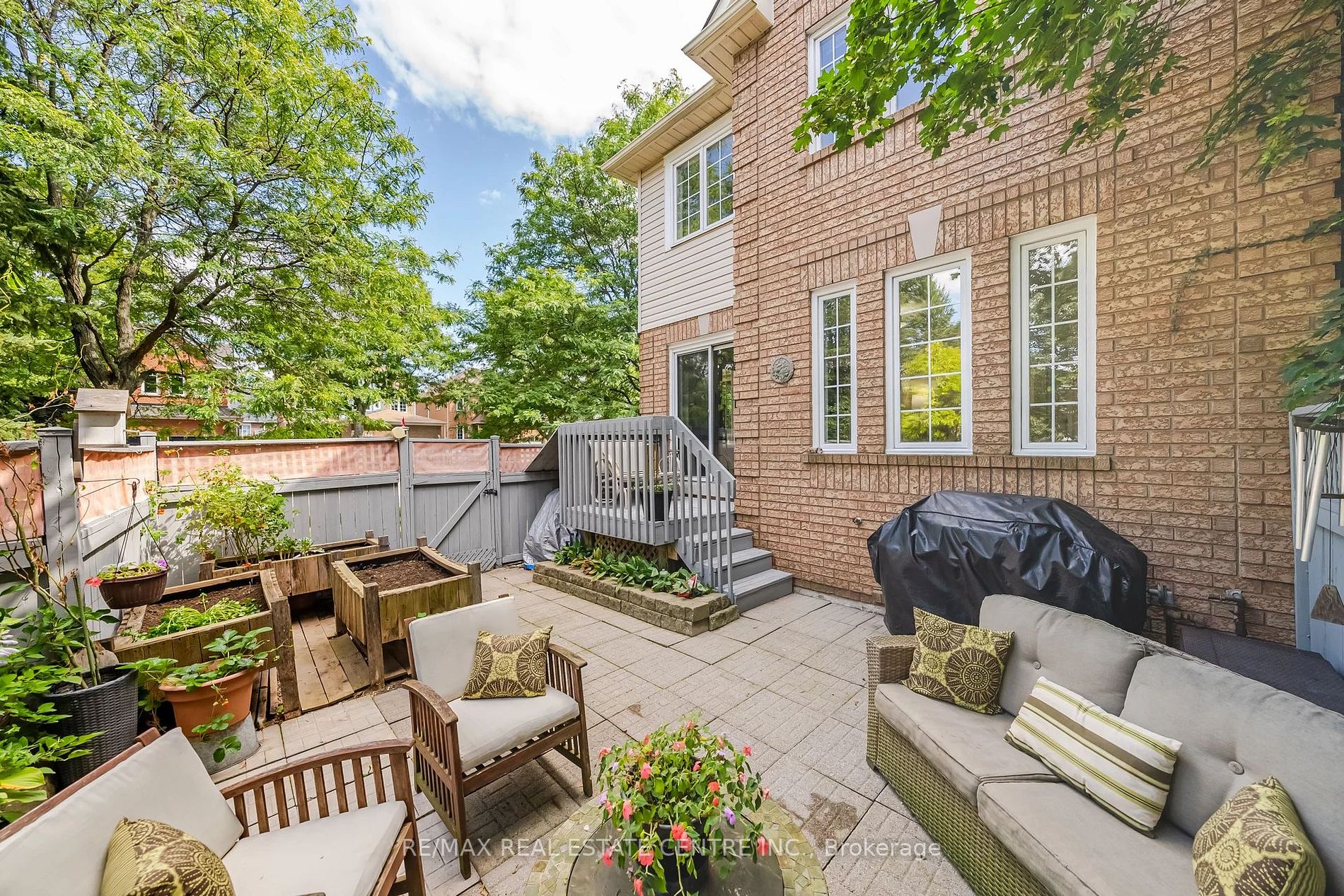 124 Laurendale Ave