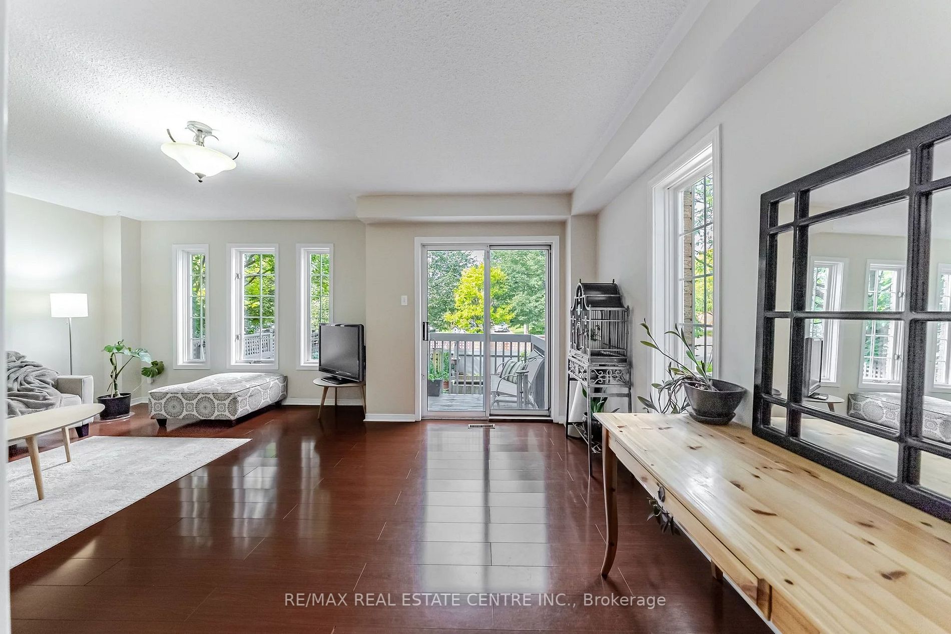 124 Laurendale Ave