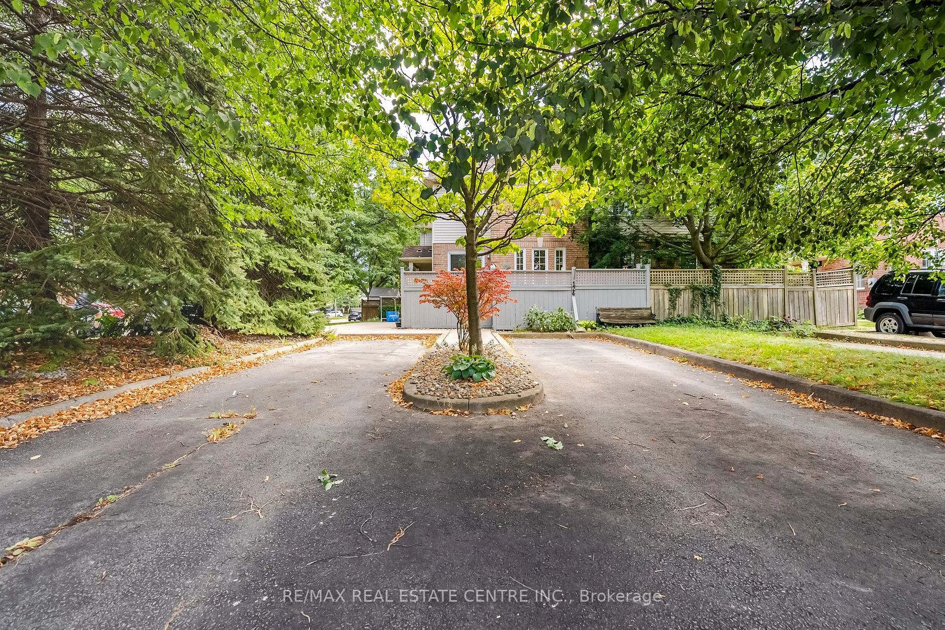 124 Laurendale Ave