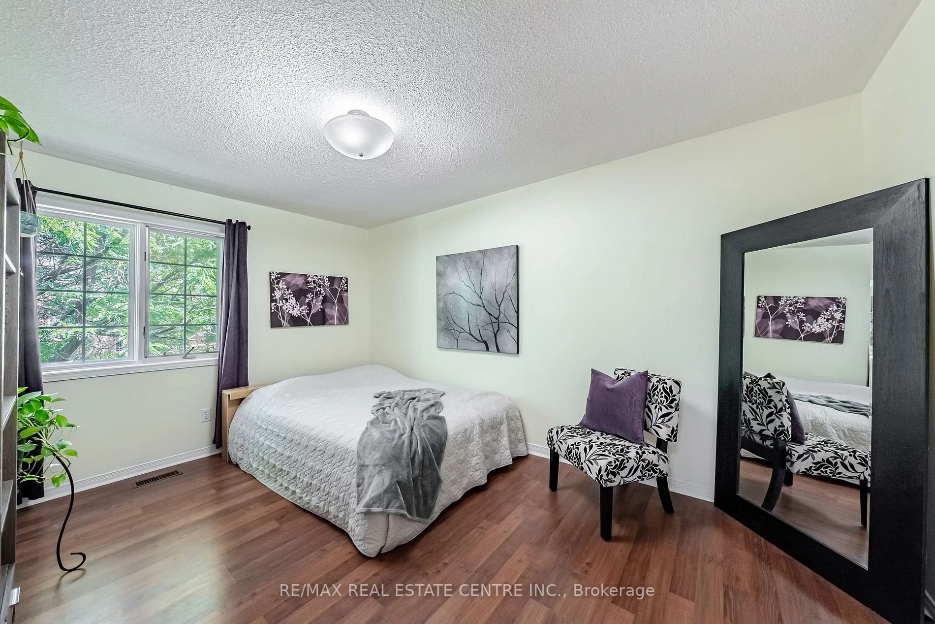 124 Laurendale Ave