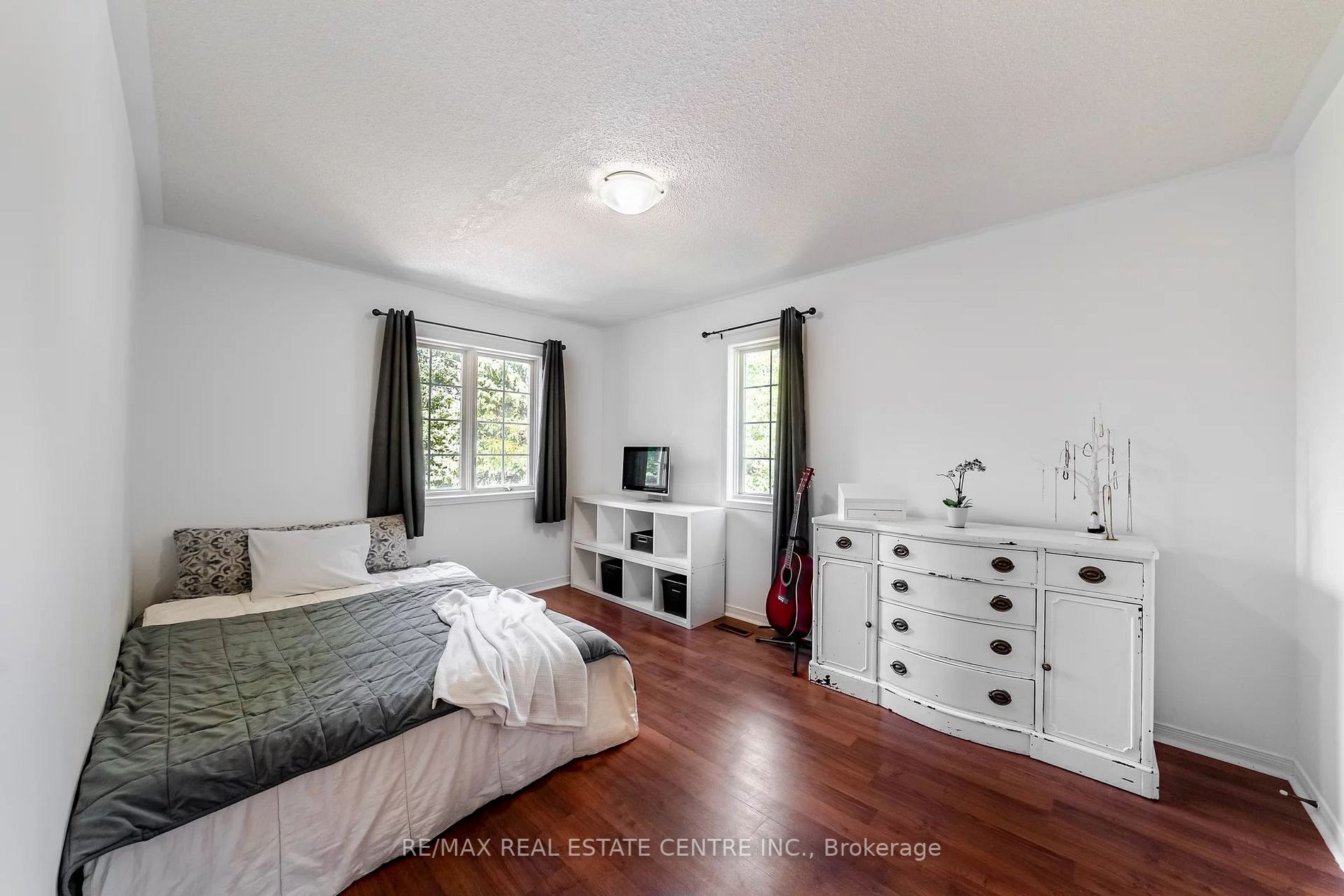 124 Laurendale Ave
