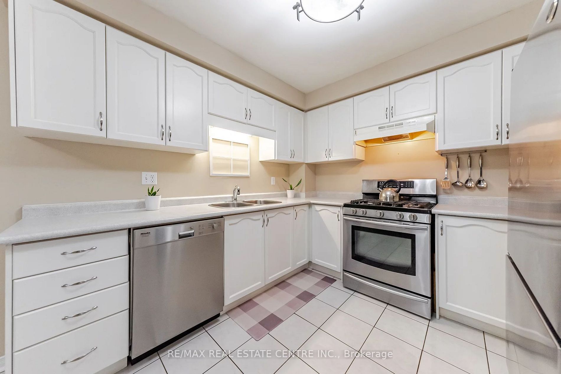 124 Laurendale Ave