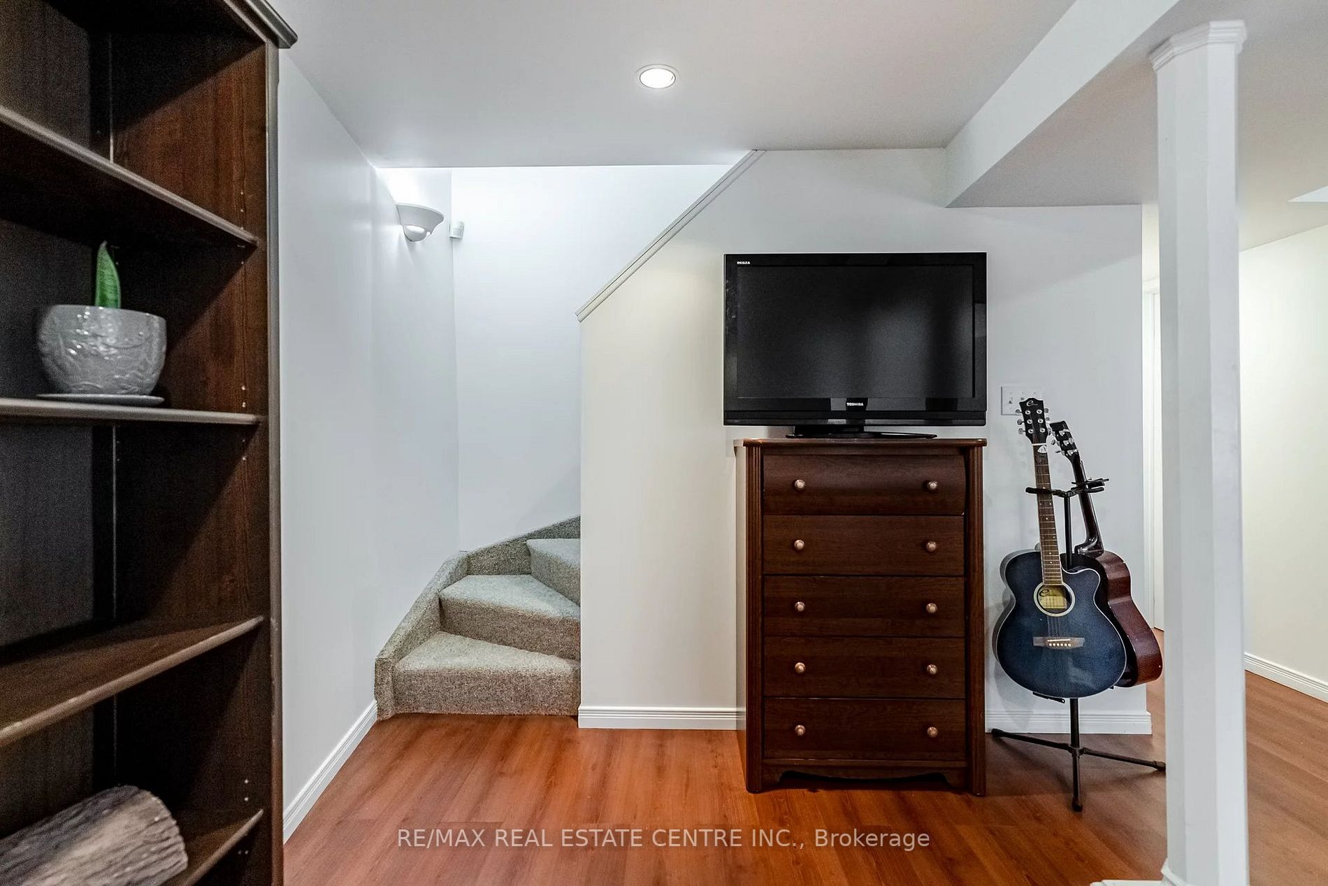 124 Laurendale Ave