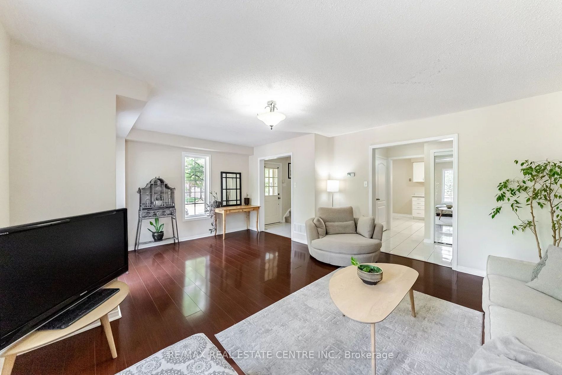 124 Laurendale Ave