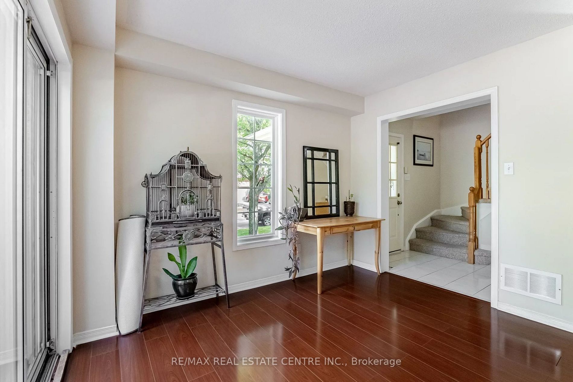 124 Laurendale Ave