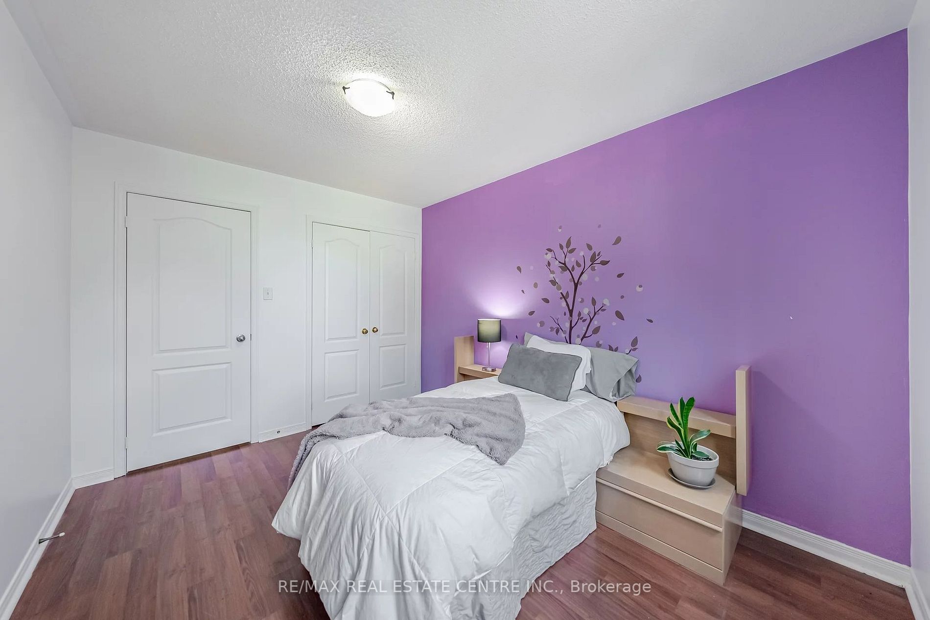 124 Laurendale Ave