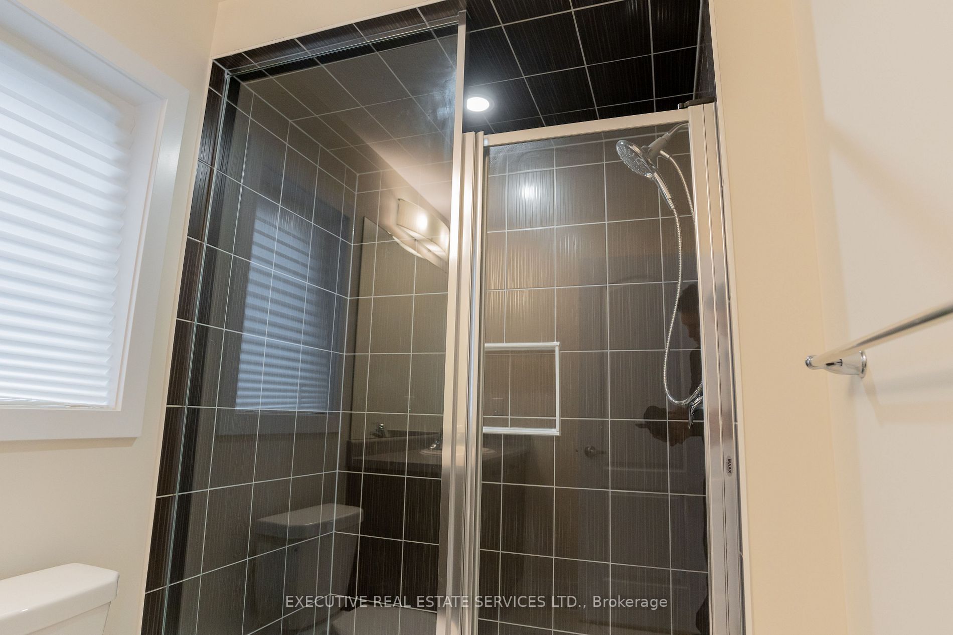 29 Basswood Cres