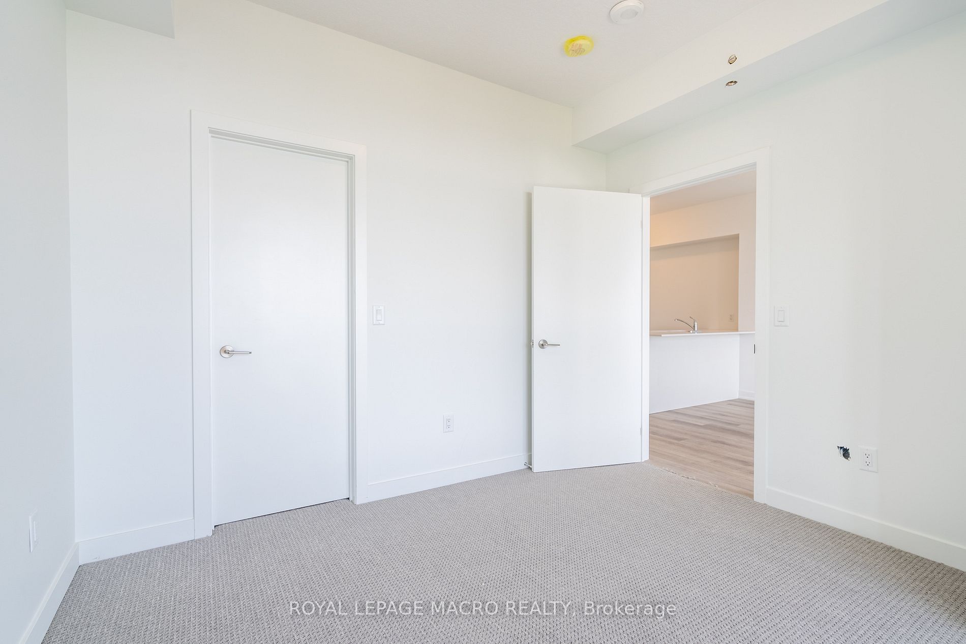 600 North Service Rd, #411