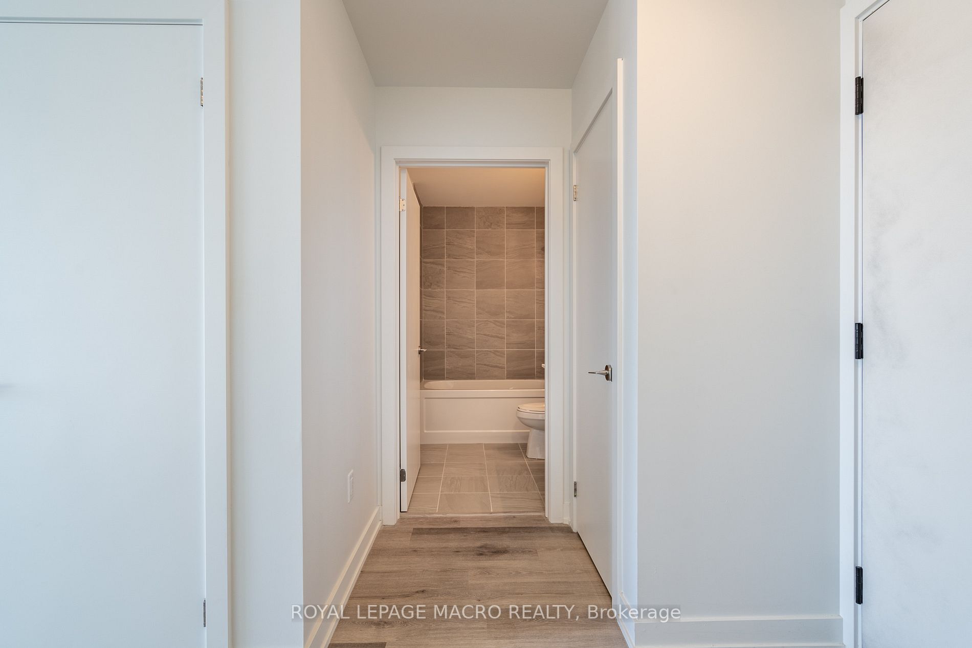 600 North Service Rd, #411