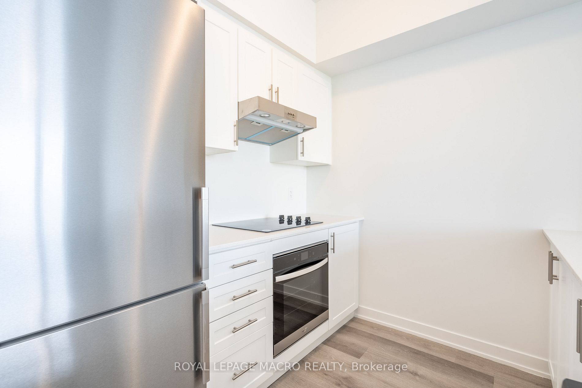 600 North Service Rd, #411