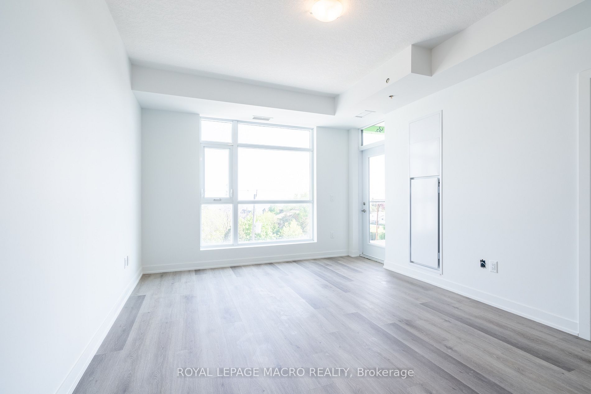 600 North Service Rd, #411