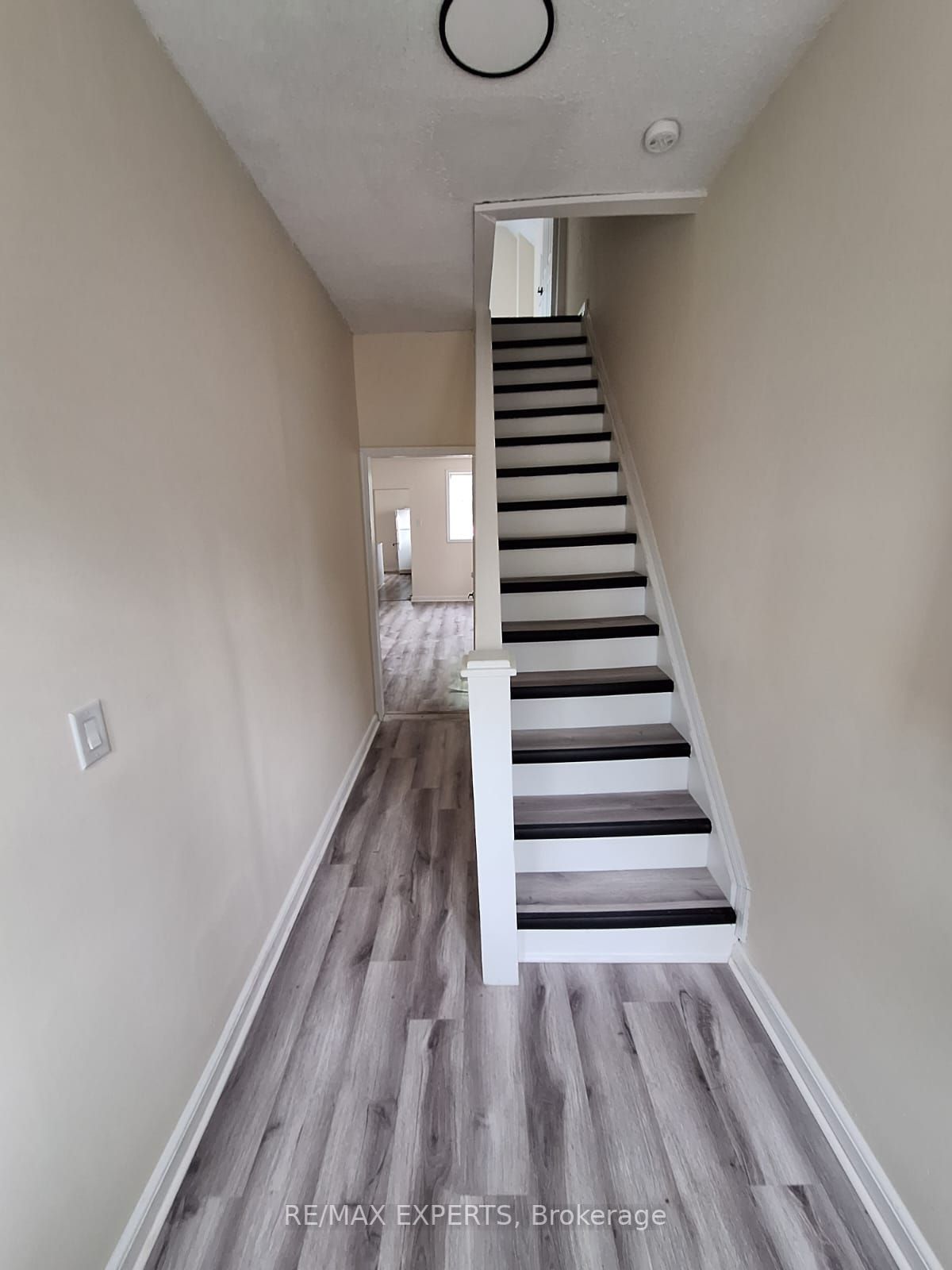 Listing X7009150 - Large Photo # 4