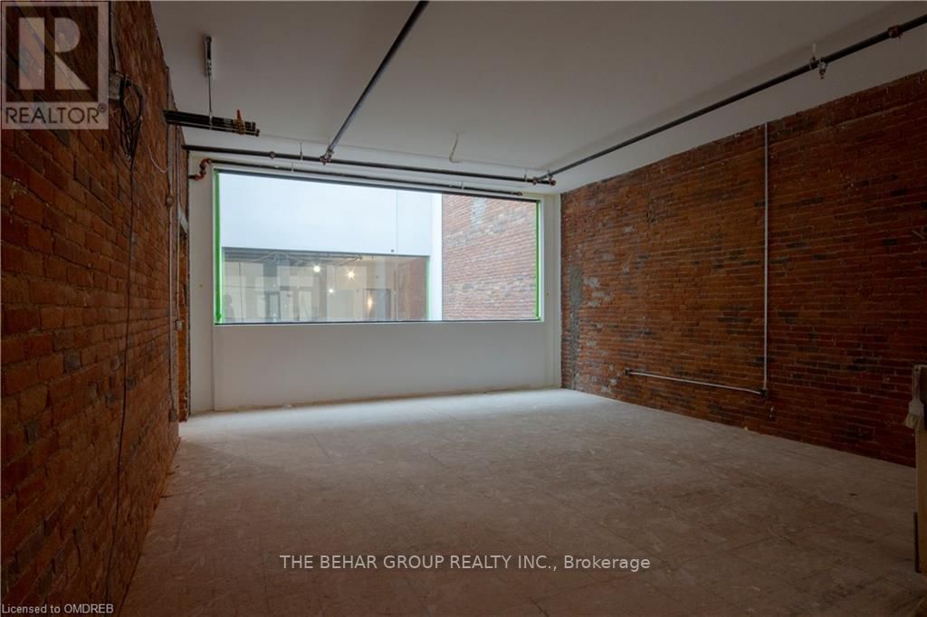 62 King St E