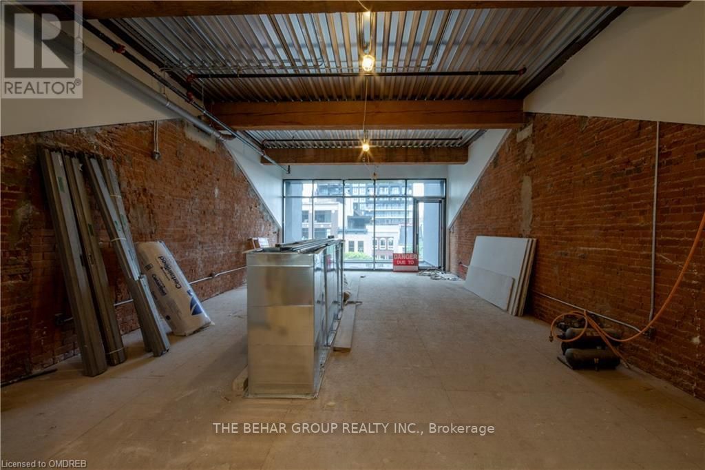 62 King St E