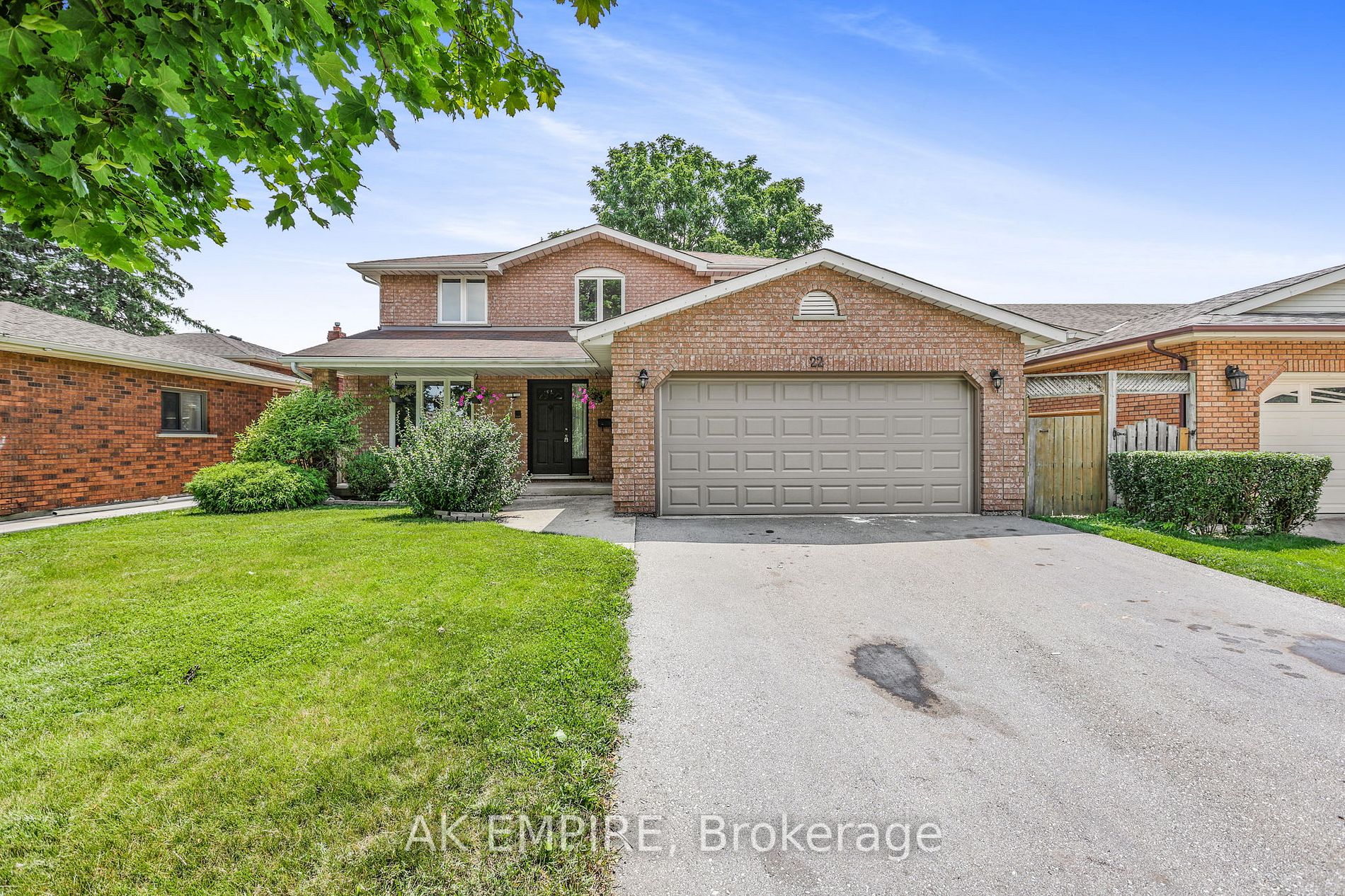 22 Royal Oak Dr