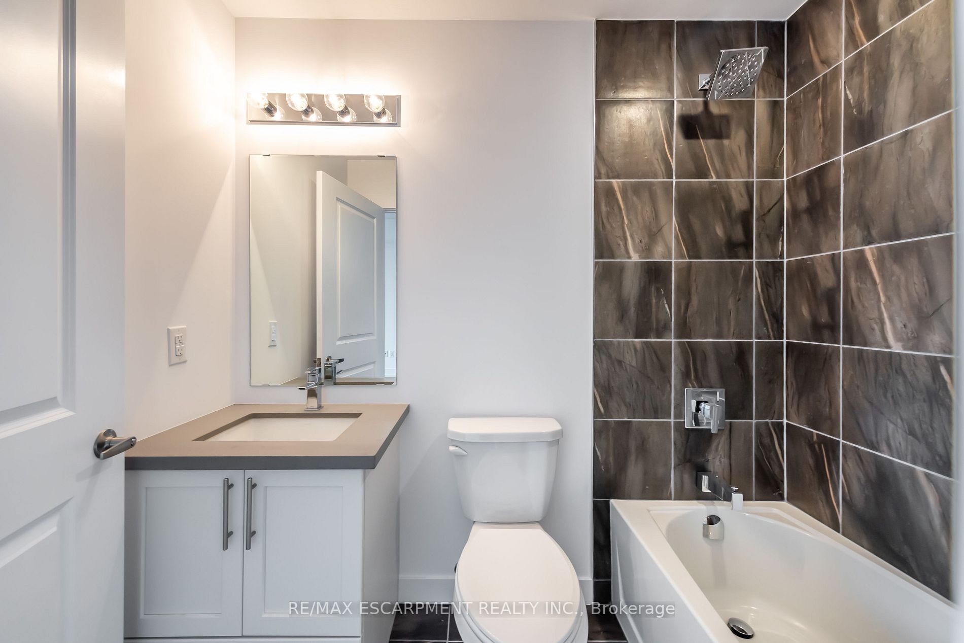450 Dundas Street E, #704